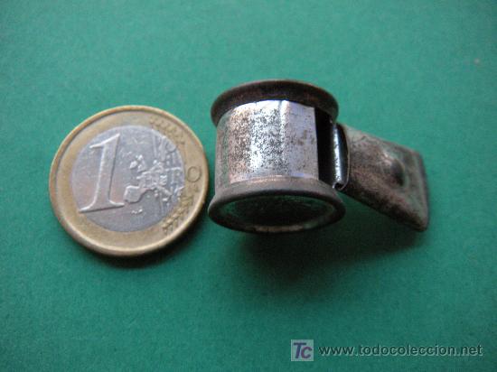 Juguetes antiguos de hojalata: ANTIGUO PITO, SILVATO,GRILLO DE CHAPA - Foto 2