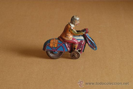 Juguetes antiguos de hojalata: Motocicleta de lata. - Foto 2