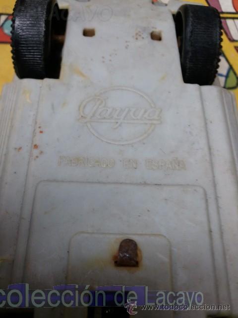 Juguetes antiguos de hojalata: COCHE DE CARRERAS DE CHAPA PAYVA - Foto 2