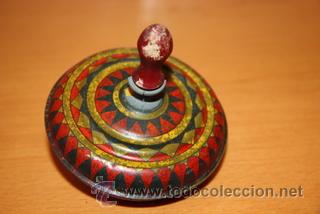 Juguetes antiguos de hojalata: BALDUFA TROMPO EN HOJALATA - Foto 2