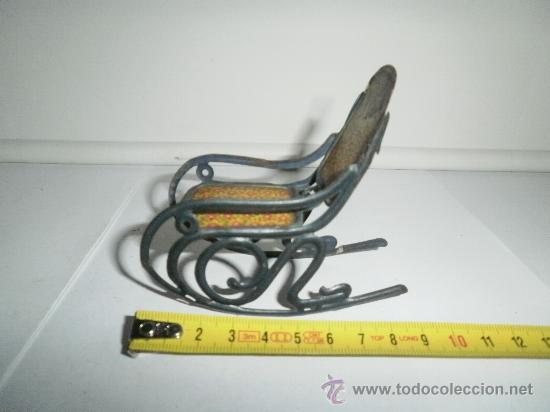 Juguetes antiguos de hojalata: PRECIOSA MECEDORA - Foto 2