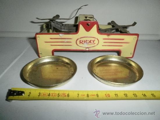 Juguetes antiguos de hojalata: PRECIOSA BALANZA EN  - RICO- - Foto 2