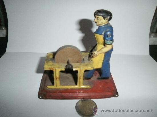 Juguetes antiguos de hojalata: AFILADOR HOJALATA - Foto 1
