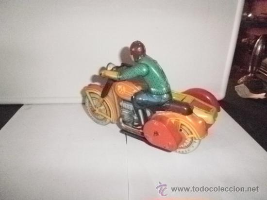 Juguetes antiguos de hojalata: MOTO CON SIDECAR FUREING - Foto 3