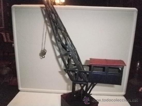 Juguetes antiguos de hojalata: GRUA FRANCESA - Foto 1
