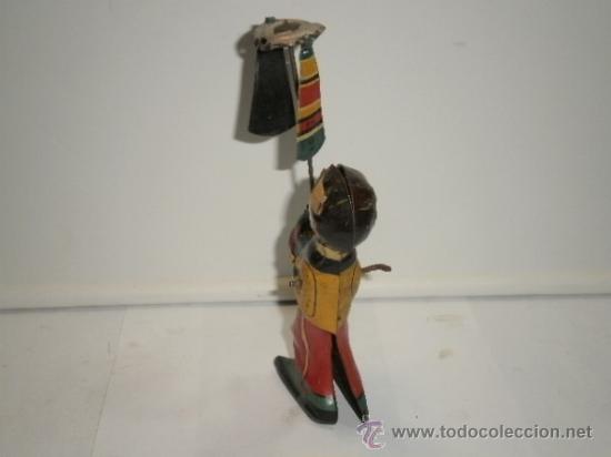 Juguetes antiguos de hojalata: MALABARISTA DE PAYA - Foto 2