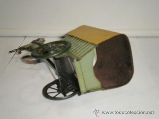 Juguetes antiguos de hojalata: CARRETA CON CABALLO DE RICO - Foto 2