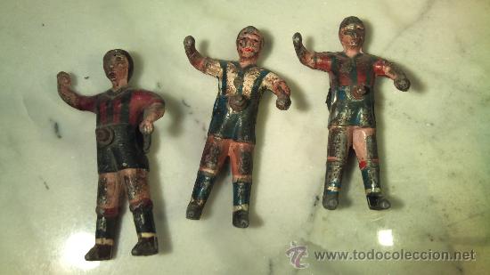Juguetes antiguos de hojalata: mu&ntilde;ecos de metegol de plomo antiguos - Foto 3