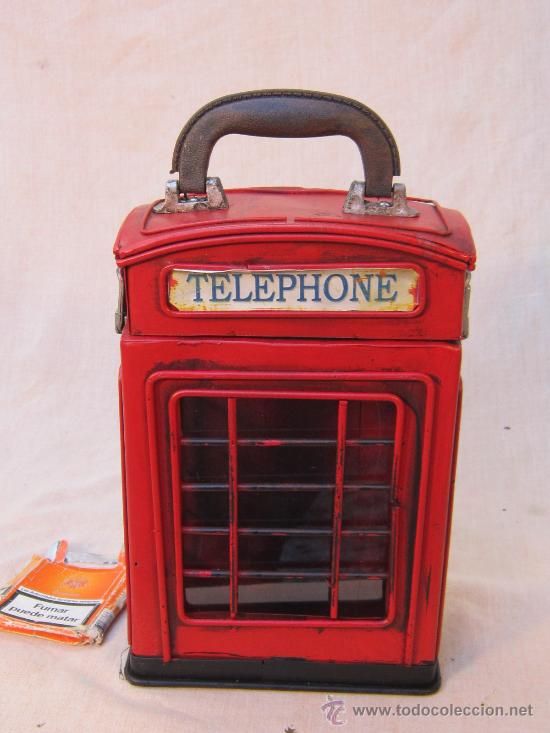 Juguetes antiguos de hojalata: CAJA EN FORMA DE CABINA TELEFONICA INGLESA - Foto 2
