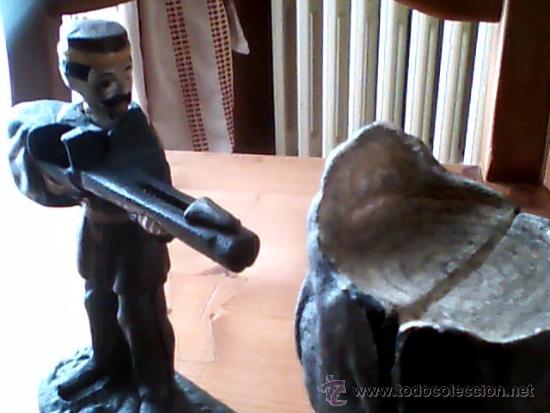 Juguetes antiguos de hojalata: HUCHA DE HIERRO ANTIGUA REPINTADA - Foto 5