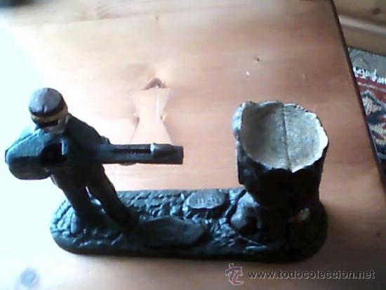 Juguetes antiguos de hojalata: HUCHA DE HIERRO ANTIGUA REPINTADA - Foto 6