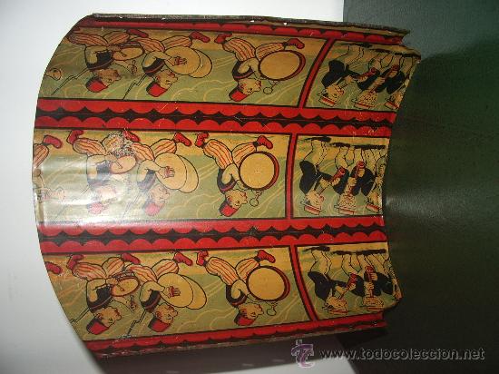 Juguetes antiguos de hojalata: CHAPA Litografiada MUSICOS. - Foto 2