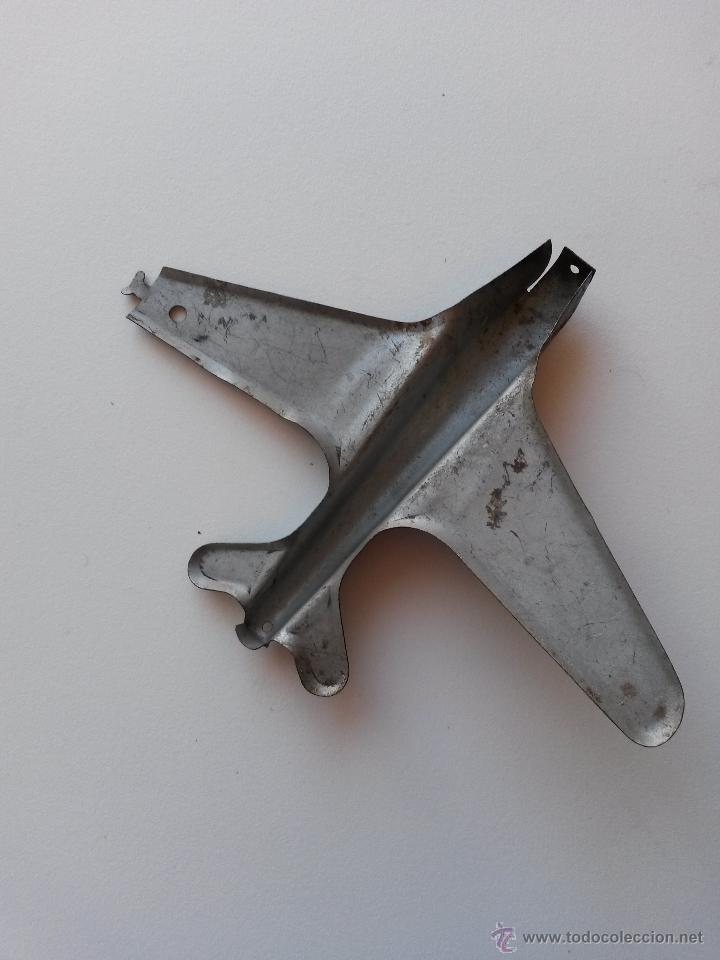 Juguetes antiguos de hojalata: Avion de hojalata de 9 x 12 cms - Foto 4