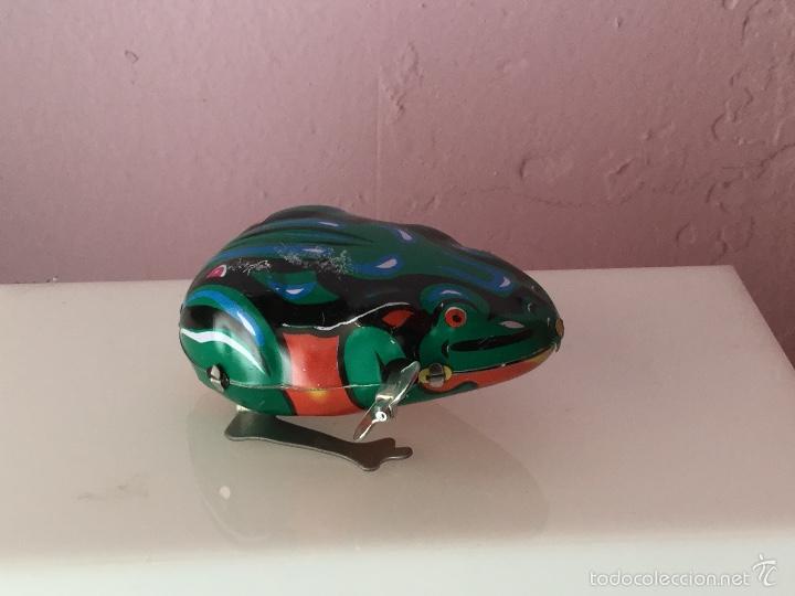Juguetes antiguos de hojalata: Sapo verde. Hojalata. NUEVO - Foto 1
