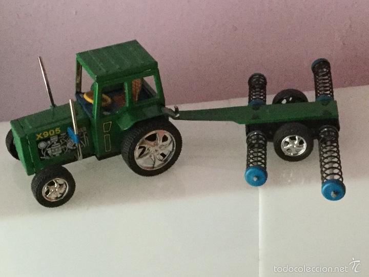 Juguetes antiguos de hojalata: Tractor con grada. Hojalata. NUEVO - Foto 1