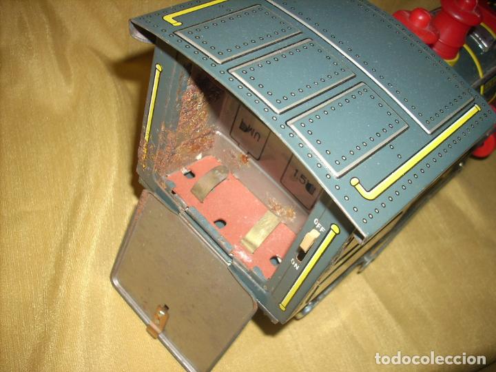 Juguetes antiguos de hojalata: Locomotora general, a pilas - Foto 6