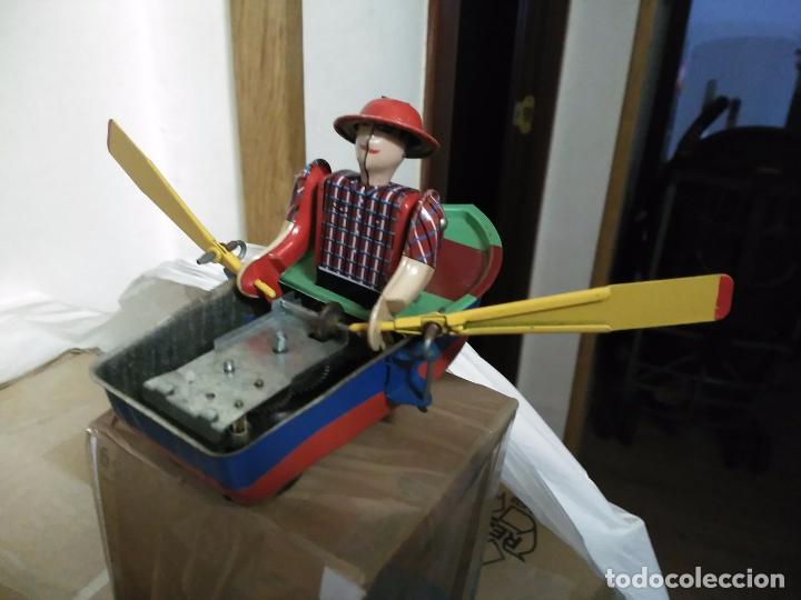 Juguetes antiguos de hojalata: BARCA DE HOJALATA DE CUERDA - Foto 1