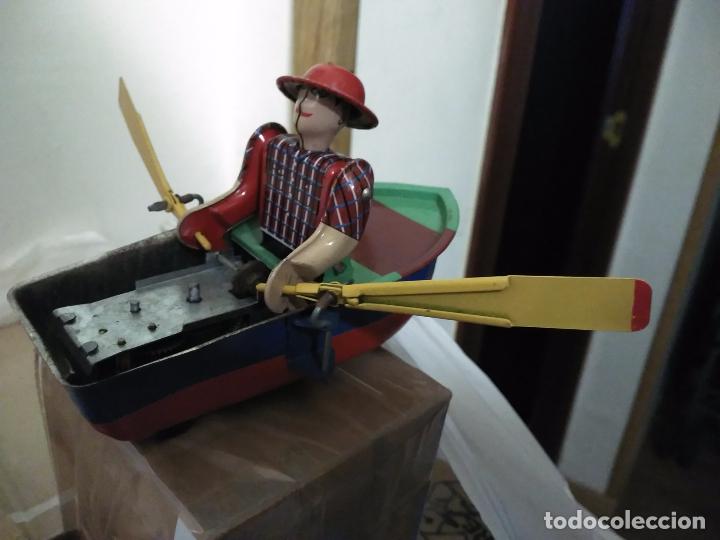 Juguetes antiguos de hojalata: BARCA DE HOJALATA DE CUERDA - Foto 2