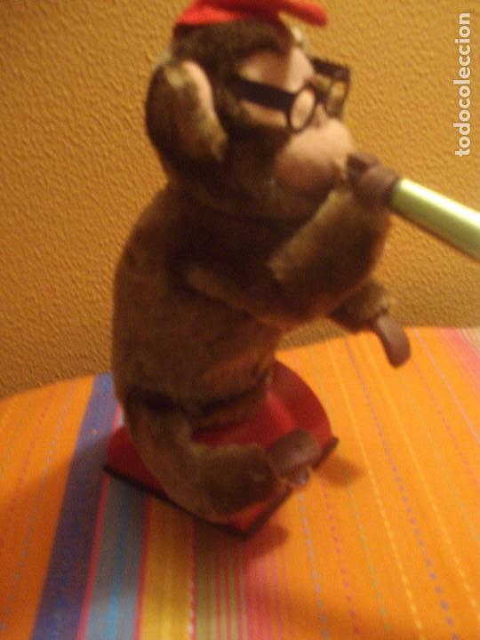 Juguetes antiguos de hojalata: ANTIGUO MONO MUSICAL - Foto 3