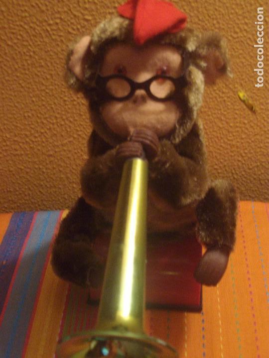 Juguetes antiguos de hojalata: ANTIGUO MONO MUSICAL - Foto 1