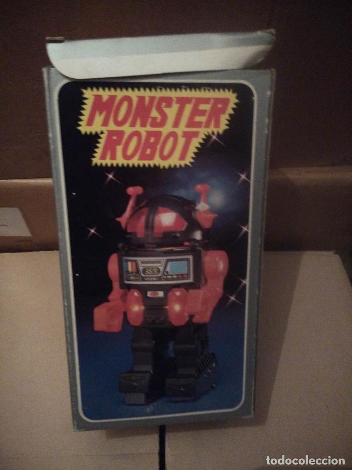 Juguetes antiguos de hojalata: Monster Robot - Foto 2