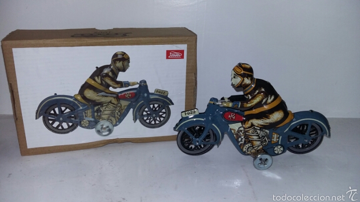 Juguetes antiguos de hojalata: Paya - motociclista - replica - Foto 1