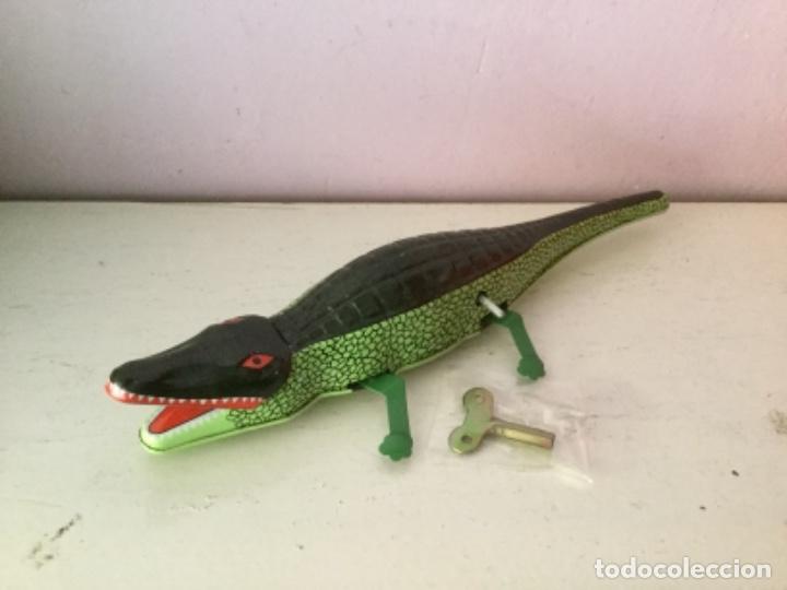 Juguetes antiguos de hojalata: Cocodrilo. Hojalata. NUEVO - Foto 1