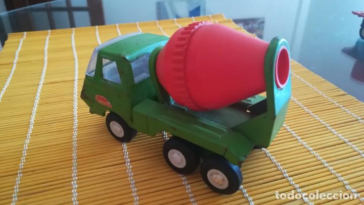 Juguetes antiguos de hojalata: Mini sanson hormigonera de Rico - Foto 5
