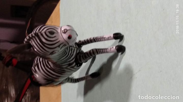 Juguetes antiguos de hojalata: Cebra de chapa - Foto 2
