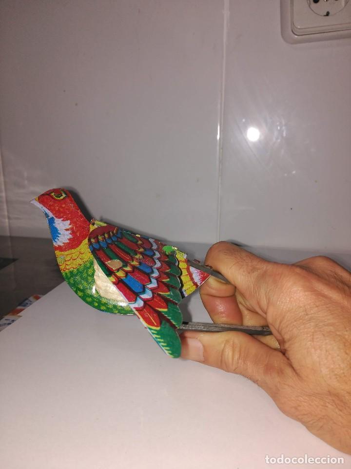 Juguetes antiguos de hojalata: P&aacute;jaro de hojalata - Foto 3