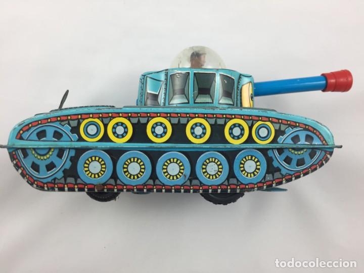Juguetes antiguos de hojalata: TANQUE VOLTEADOR RIMA - Foto 5