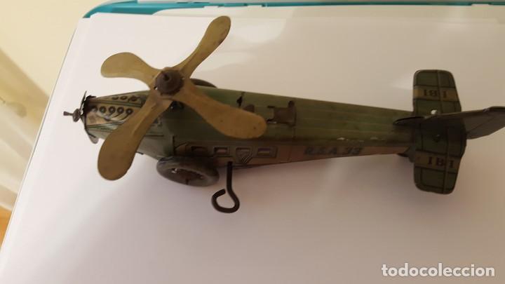 Juguetes antiguos de hojalata: Autogiro antiguo a cuerda - Foto 5