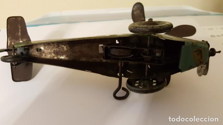 Juguetes antiguos de hojalata: Autogiro antiguo a cuerda - Foto 9