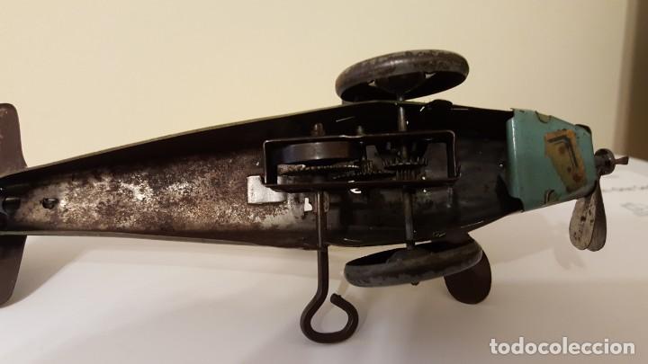 Juguetes antiguos de hojalata: Autogiro antiguo a cuerda - Foto 11