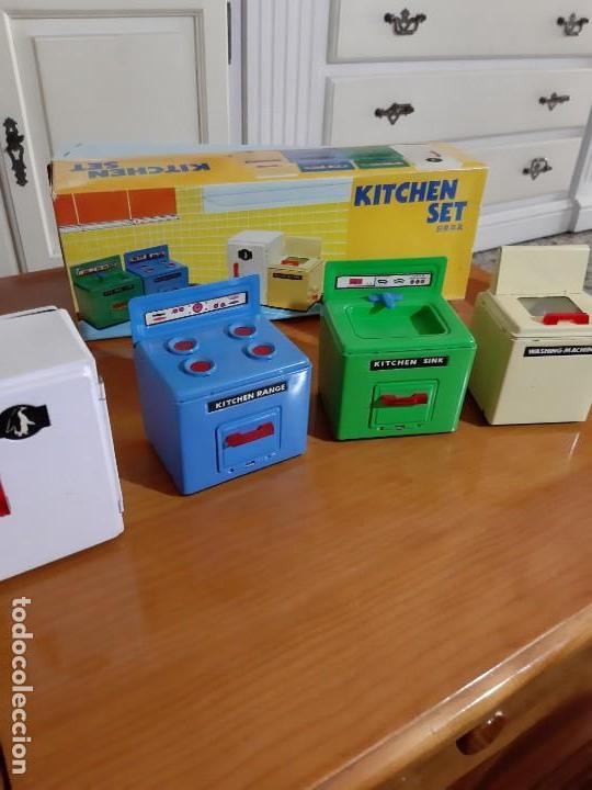 Juguetes antiguos de hojalata: Conjunto cocina a&ntilde;os 60 - Foto 2