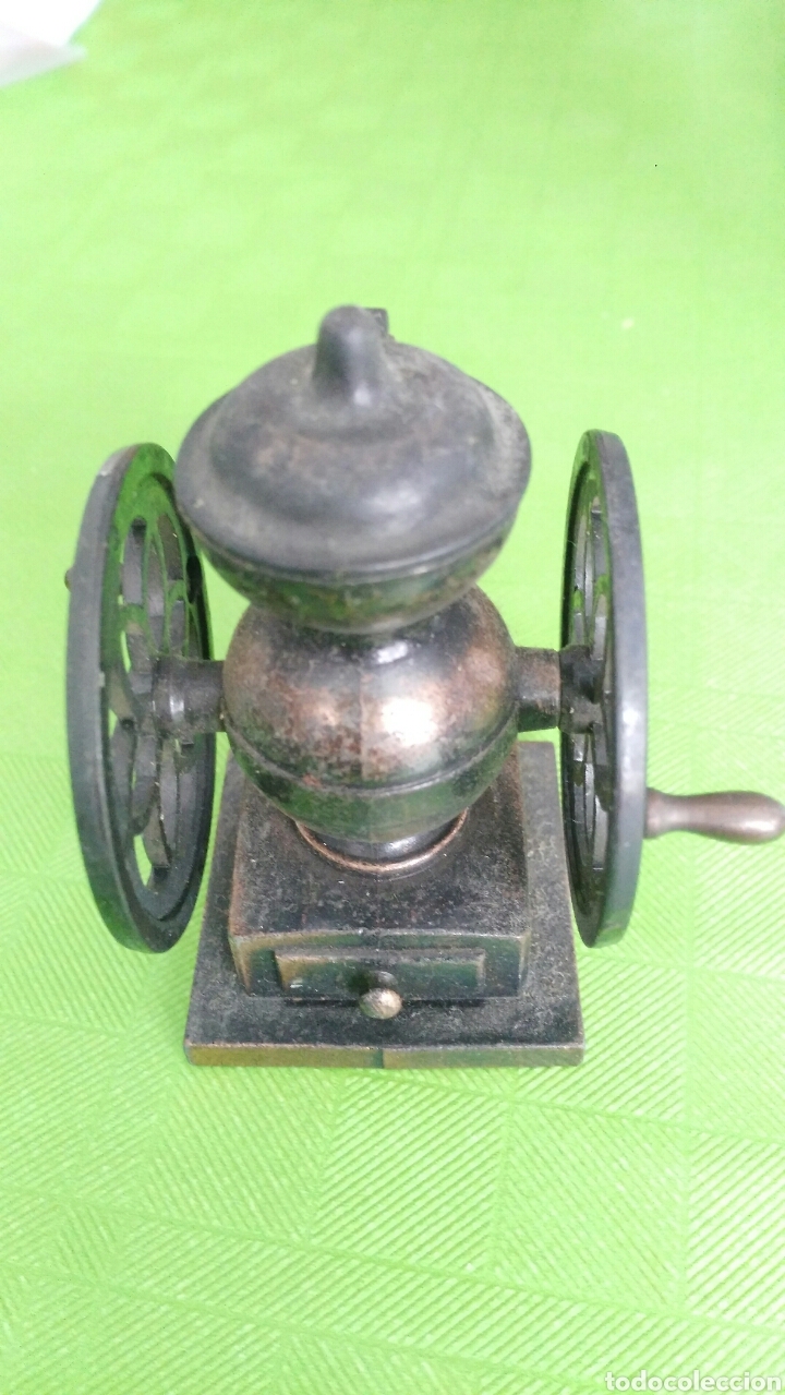 Juguetes antiguos de hojalata: Sacapuntas Molinillo Playme - Foto 1