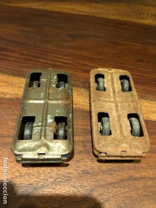 Juguetes antiguos de hojalata: Dos coches de hojalata - Foto 3