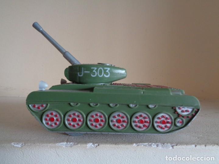 Juguetes antiguos de hojalata: TANQUE DE LA CASA COMANDO - Foto 1