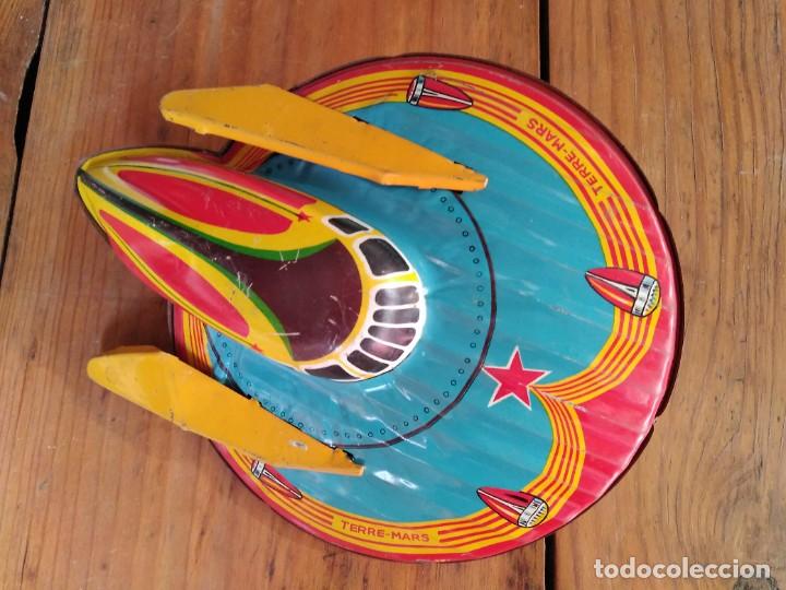 Juguetes antiguos de hojalata: Nave espacial de hojalata - Foto 2