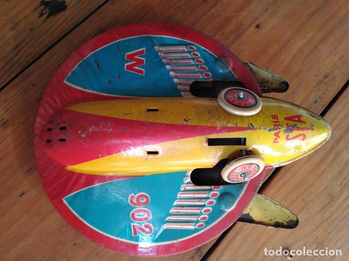 Juguetes antiguos de hojalata: Nave espacial de hojalata - Foto 4