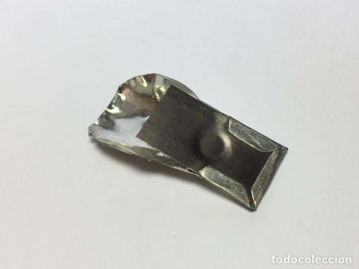 Juguetes antiguos de hojalata: CHICHARRA DE HOJALATA - Foto 2