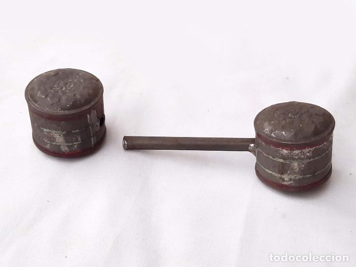 Juguetes antiguos de hojalata: Sonajero en hojalata. - Foto 1
