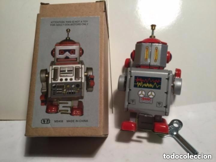 Juguetes antiguos de hojalata: Robot- marca n r - 10x 5,5cm - Foto 1