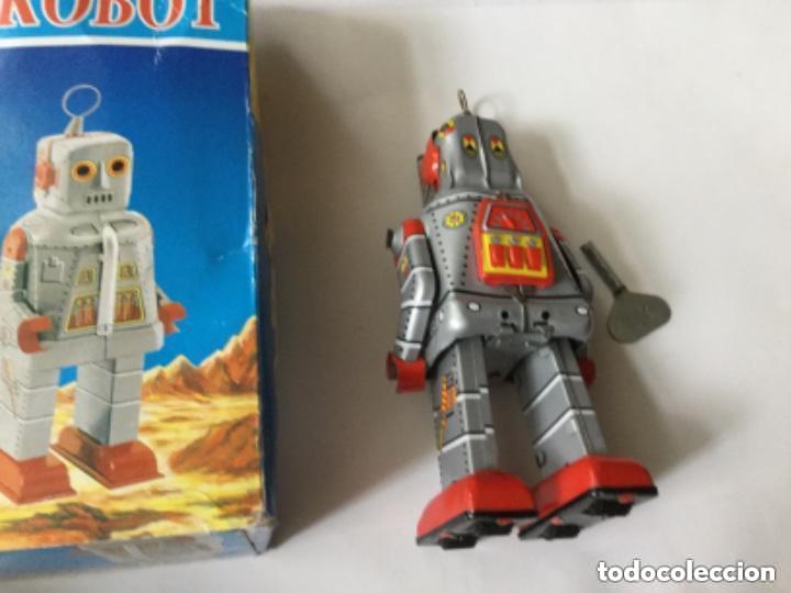 Juguetes antiguos de hojalata: Robot- 15 cm. - MS 386 - Foto 1