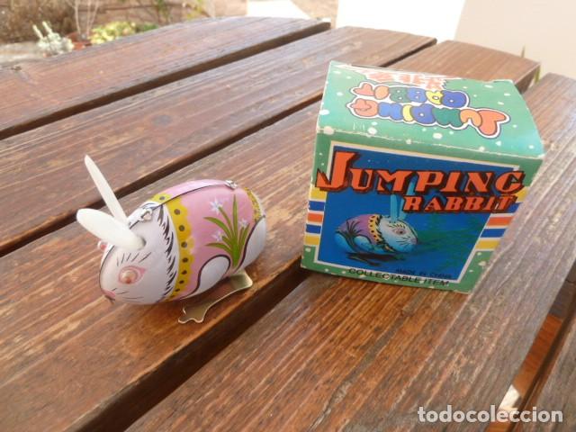 Juguetes antiguos de hojalata: Conejo hojalata aut&oacute;mata, a cuerda - Foto 3