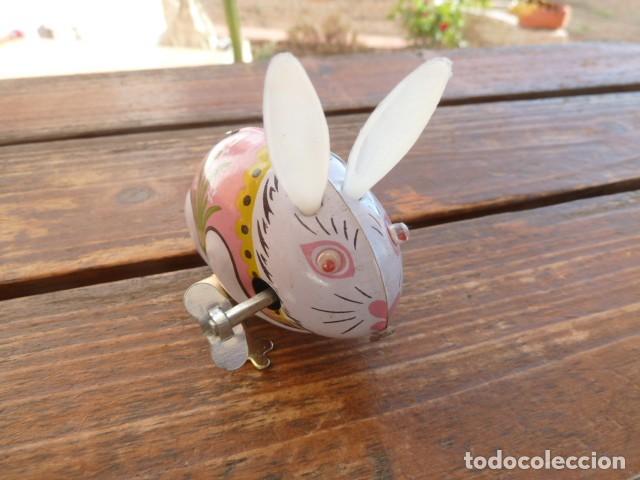 Juguetes antiguos de hojalata: Conejo hojalata aut&oacute;mata, a cuerda - Foto 7