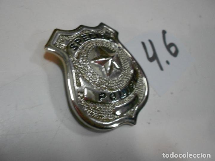 Juguetes antiguos de hojalata: PLACA DE POLICIA EN METAL - Foto 2