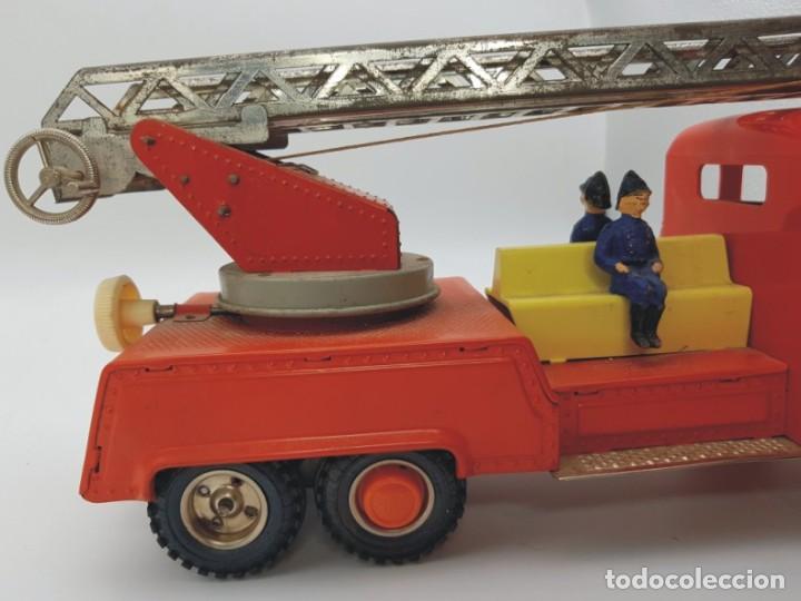 Juguetes antiguos de hojalata: Cami&oacute;n de Bomberos.-GAMA- - Foto 14