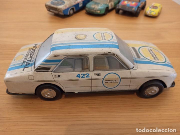 Juguetes antiguos de hojalata: Lote coches hojalata - Foto 2