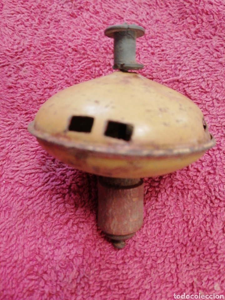 Juguetes antiguos de hojalata: Peonza antigua de hojalata - Foto 1 - 245896400